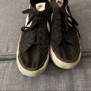 Nike canvas sneakers size 12 men